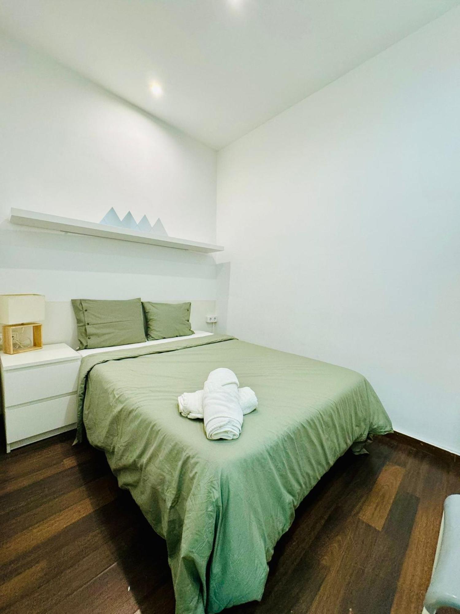 022 Center Barca 2,2 Apartment - Barcelona — Photos 3